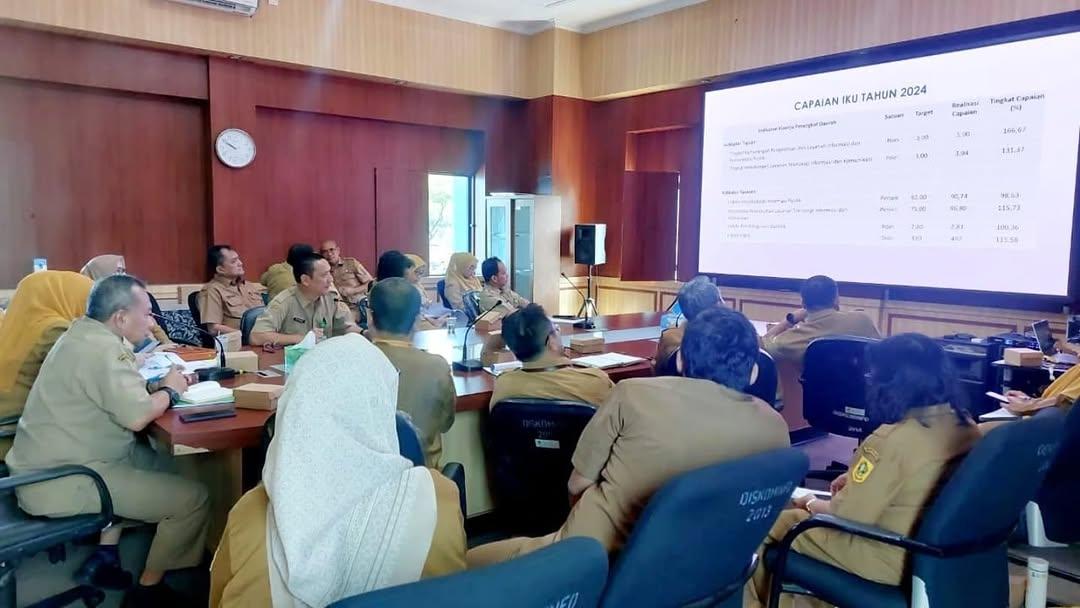 Rapat pembahasan terkait pelaksanaan program kegiatan lingkup Diskominfo Kabupaten Bogor Rapat pembahasan terkait pelaksanaan program kegiatan lingkup Diskominfo Kabupaten Bogor