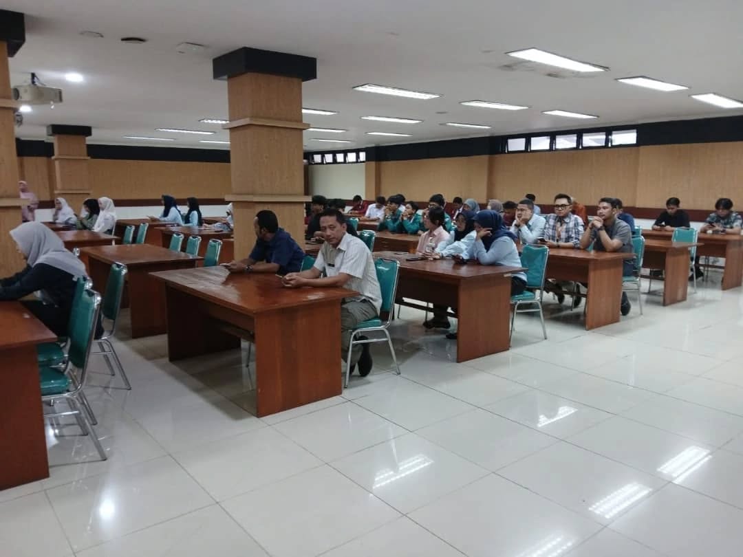 Kegiatan Selasa Membaca sebuah ruang berbagi ilmu, memperluas wawasan, dan memperkuat semangat belajar bersama bagi seluruh pegawai, yang digelar di Aula Diskominfo Kabupaten Bogor.
