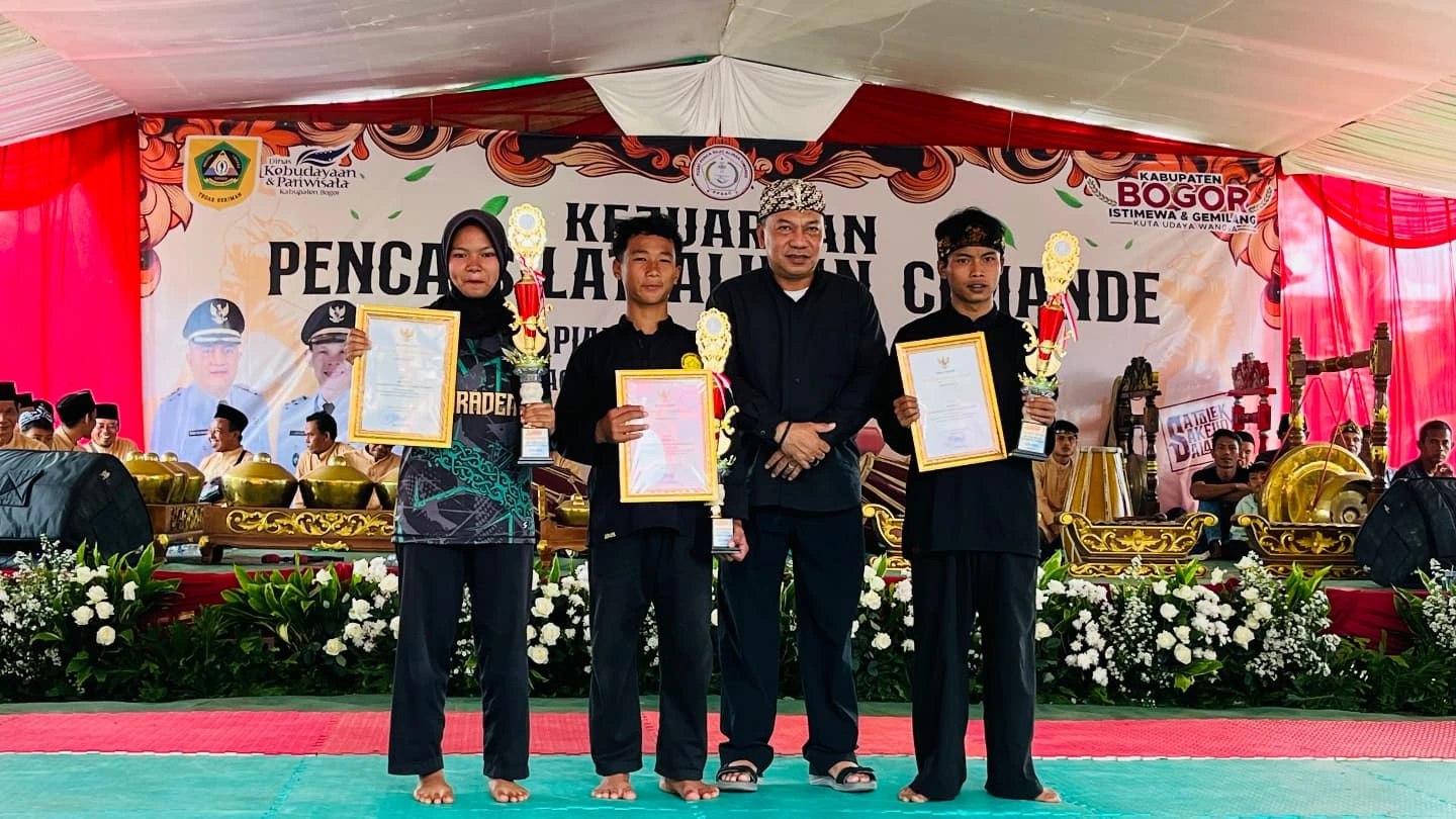 Kegiatan Festival dan Kejuaraan Pencak Silat Cimande tingkat Kabupaten Bogor. Kegiatan Festival dan Kejuaraan Pencak Silat Cimande tingkat Kabupaten Bogor.