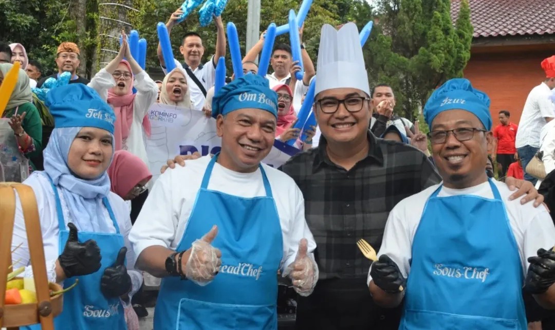 Kepala Dinas Komunikasi dan Informatika Kabupaten Bogor Bersama Jajaran Ikuti Lomba Memasak Soto Khas Bogor di Gedung Tegar Beriman