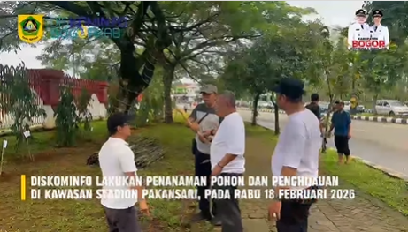 Kepala Diskominfo Kabupaten Bogor Ikut Serta dalam Penanaman Pohon di Stadion Pakansari Bersama Bupati Bogor Rudy Susmanto