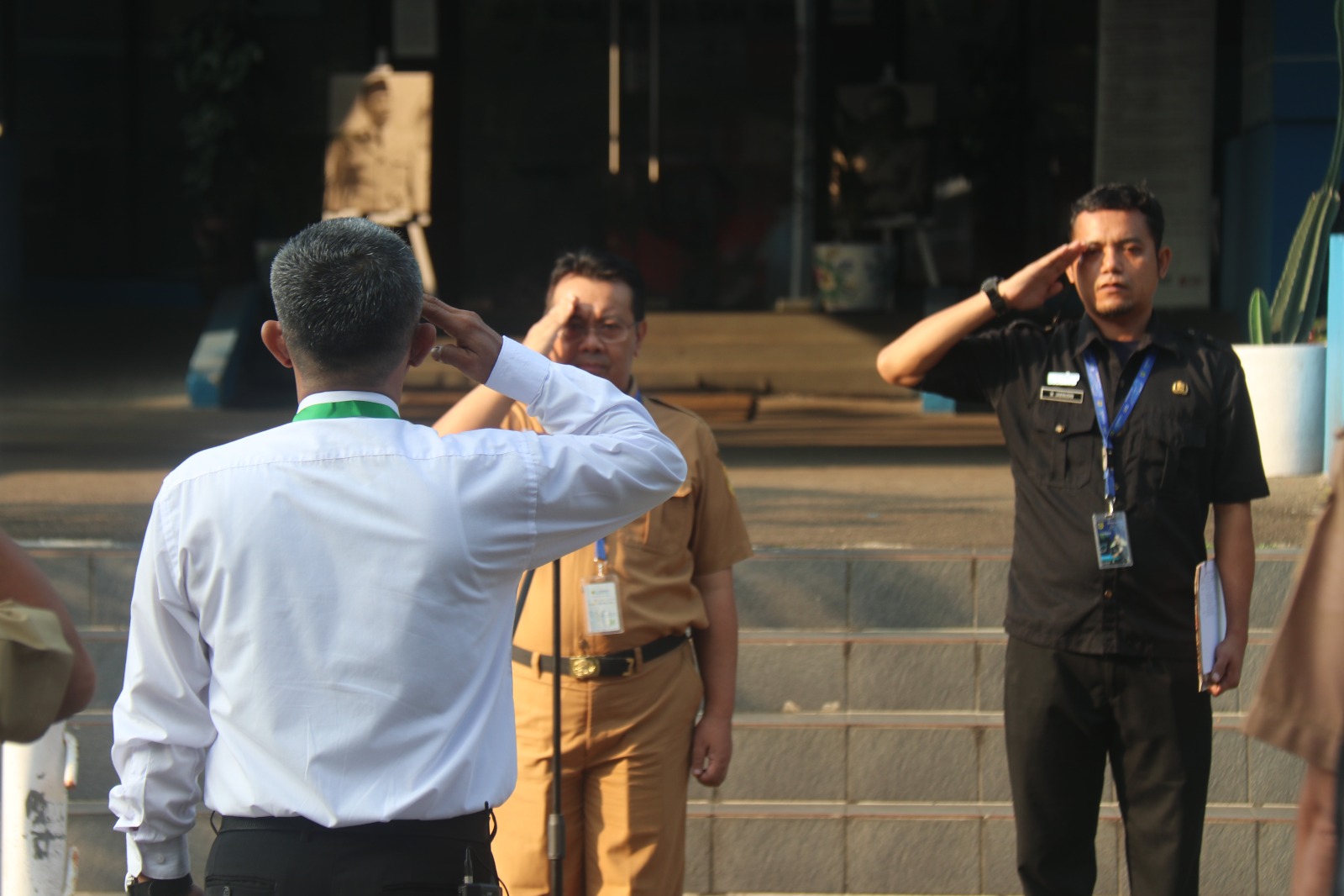 Diskominfo Kabupaten Bogor Melaksanakan Apel Pagi Untuk Memperkuat Sikap Disiplin dan Semangat Pelayanan Publik