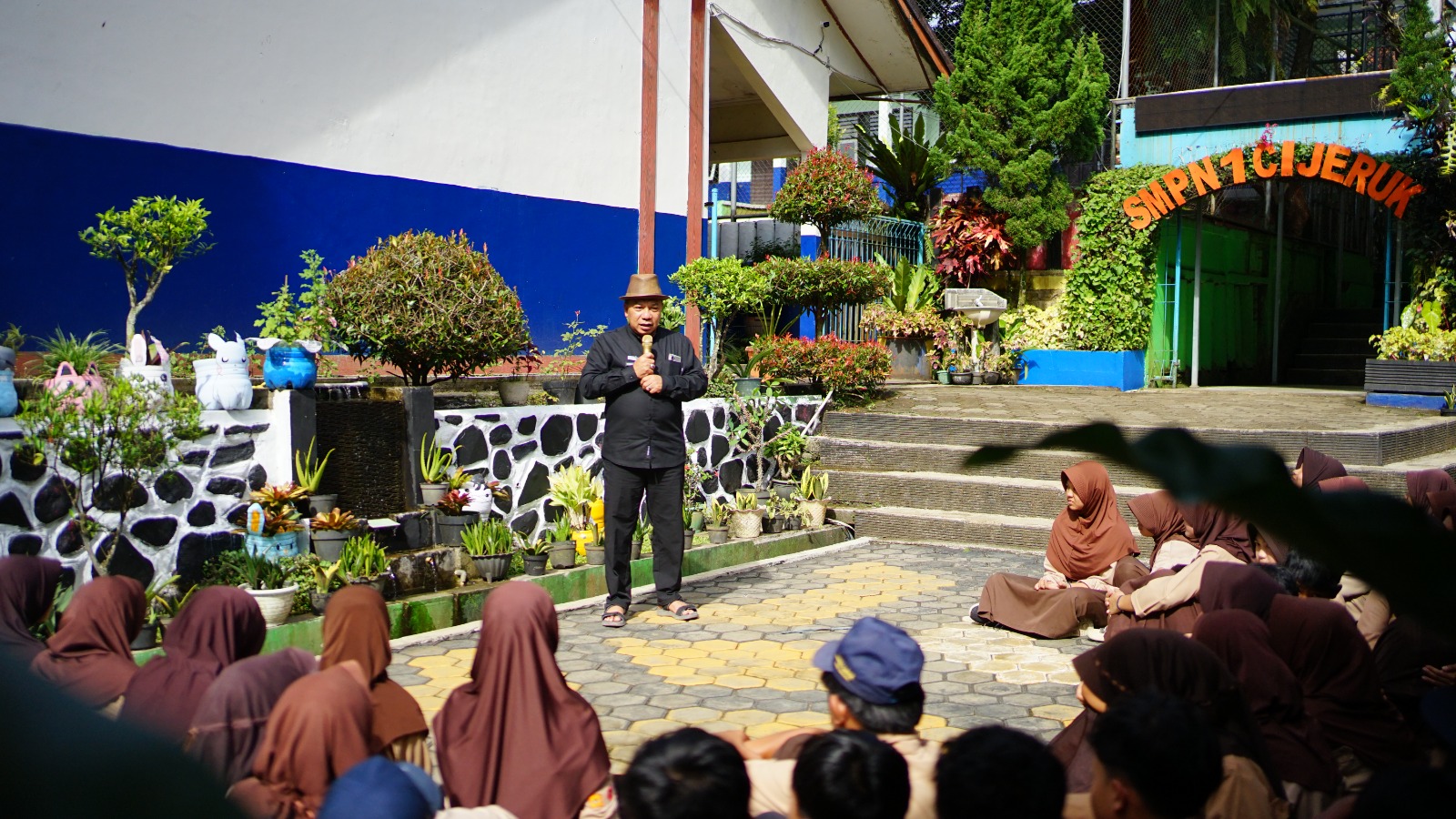 OB Van Teman FM Hadir di SMPN 1 Cijeruk, Kenalkan Dunia Radio dan Tingkatkan Literasi Pelajar