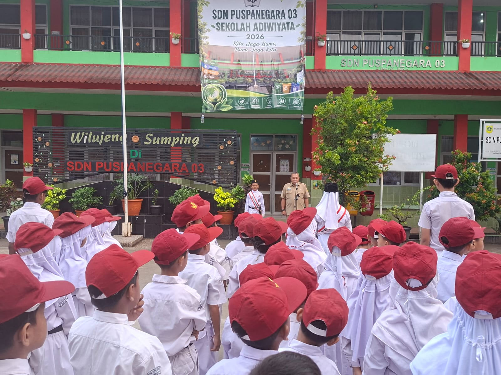 Tindak Lanjut Arahan Bupati Bogor, Diskominfo Kabupaten Bogor Melaksanakan Apel Pagi Sekaligus Program Kami Mendengar di SDN 02 Citeureup