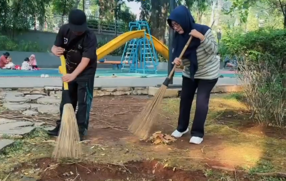 Menjaga kebersihan adalah tanggung jawab kita bersama