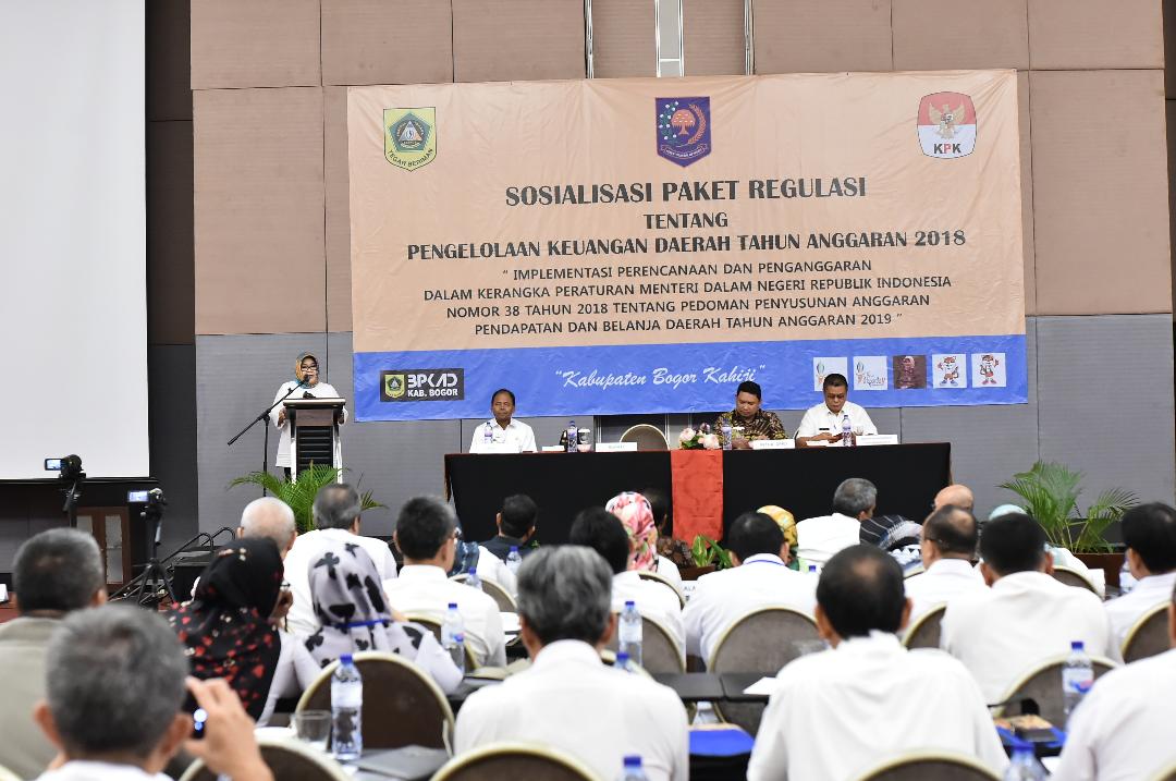 Bupati Bogor Buka Sosialisasi Paket Regulasi Tentang Pengelolaan Keuangan Daerah Bupati Bogor Buka Sosialisasi Paket Regulasi Tentang Pengelolaan Keuangan Daerah