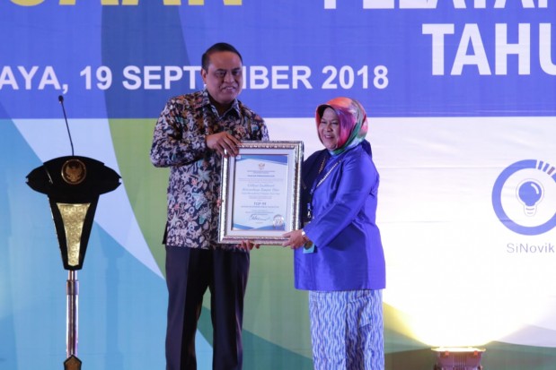 Pemkab Bogor Terima Dua Penghargaan Top 99 Inovasi Pelayanan Publik tahun 2018 Pemkab Bogor Terima Dua Penghargaan Top 99 Inovasi Pelayanan Publik tahun 2018