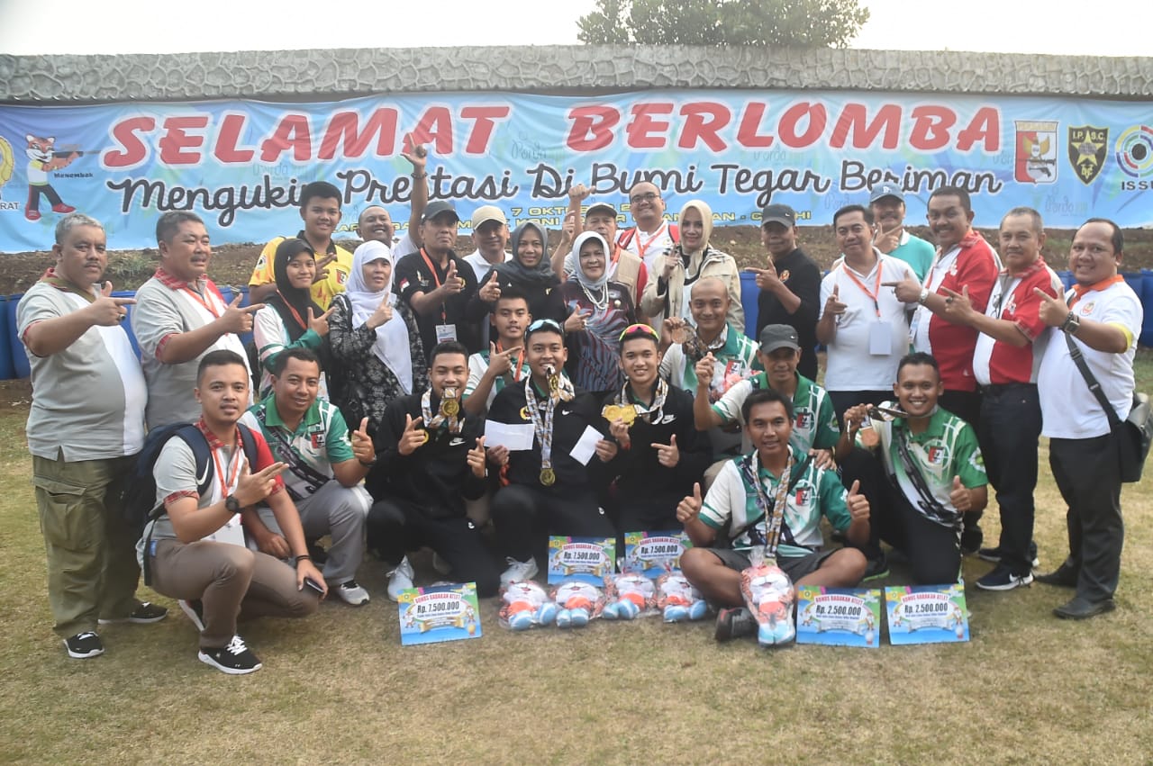 Bupati Bogor Berikan Semangat Kepada Atlet Kabupaten Bogor Melalui Kedatangannya. Bupati Bogor Berikan Semangat Kepada Atlet Kabupaten Bogor Melalui Kedatangannya.