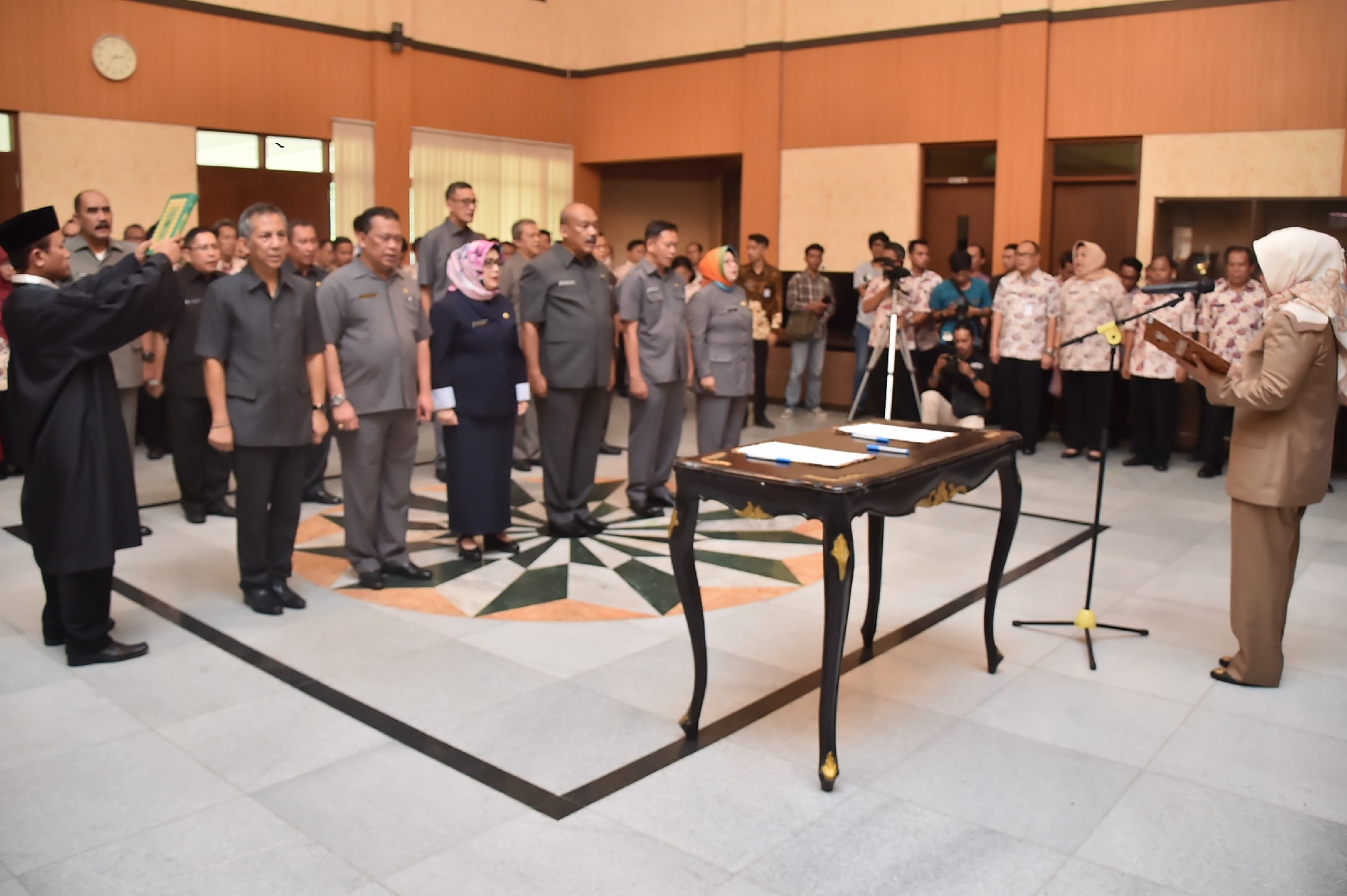 Bupati Bogor Mereshuffle Kepala OPD di Lingkungan Pemkab Bogor Bupati Bogor Mereshuffle Kepala OPD di Lingkungan Pemkab Bogor
