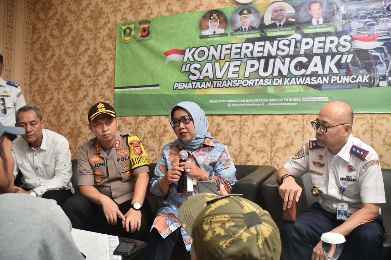 Bupati Bogor dan Kepala BPTJ Tinjau Kesiapan Sistem MRLL 2-1 di Wilayah Puncak Bupati Bogor dan Kepala BPTJ Tinjau Kesiapan Sistem MRLL 2-1 di Wilayah Puncak