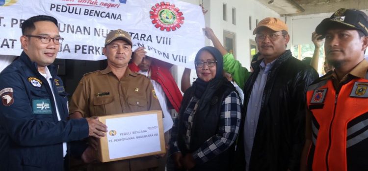 Didampingi Bupati Bogor, Gubernur Jawa Barat Survei Calon Lahan Relokasi untuk Pengungsi Didampingi Bupati Bogor, Gubernur Jawa Barat Survei Calon Lahan Relokasi untuk Pengungsi