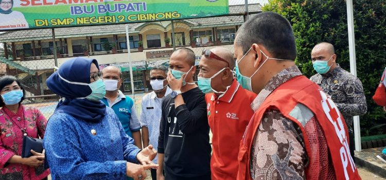 Cegah Penyebaran Corona PMI Kabupaten Bogor Lakukan Penyemprotan Disinfektan Cegah Penyebaran Corona PMI Kabupaten Bogor Lakukan Penyemprotan Disinfektan