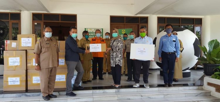 Pemkab Bogor Terima Bantuan APD dari Star Energy Geothermal Pemkab Bogor Terima Bantuan APD dari Star Energy Geothermal
