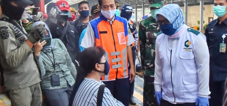 Bupati Bogor Tinjau Aktivitas Stasiun Bojong Gede di masa PSBB Bupati Bogor Tinjau Aktivitas Stasiun Bojong Gede di masa PSBB