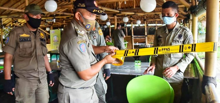 Satpol PP Tindak Tegas Rumah Makan dan Objek Wisata Yang Buka Dimasa PSBB Satpol PP Tindak Tegas Rumah Makan dan Objek Wisata Yang Buka Dimasa PSBB