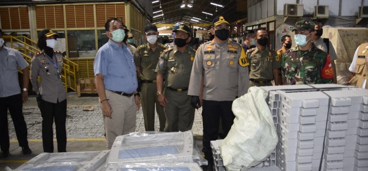 Kapolres Bogor bersama Dandim 0621 Kasatpol PP dan Disperindag Kabupaten Bogor cek Penerapan Protokol Kesehatan di mall dan Pabrik-pabrik* Kapolres Bogor bersama Dandim 0621 Kasatpol PP dan Disperindag Kabupaten Bogor cek Penerapan Protokol Kesehatan di mall dan Pabrik-pabrik*