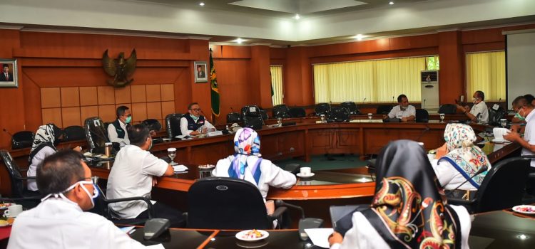 Wabup Pimpin Rapat Pembentukan Tim Terpadu Protokol Kesehatan di Pusat Keramaian Wabup Pimpin Rapat Pembentukan Tim Terpadu Protokol Kesehatan di Pusat Keramaian