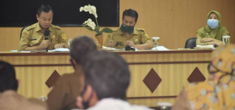 Irwan Purnawan : Humas Menjadi Mata dan Telinga Pemerintah Daerah Untuk Menjawab Aspirasi Masyarakat. Irwan Purnawan : Humas Menjadi Mata dan Telinga Pemerintah Daerah Untuk Menjawab Aspirasi Masyarakat.