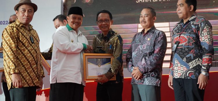 Implementasikan Keterbukaan Informasi Publik, Pemkab Bogor Sukses Sabet Penghargaan Predikat Kabupaten Informatif Tahun 2022